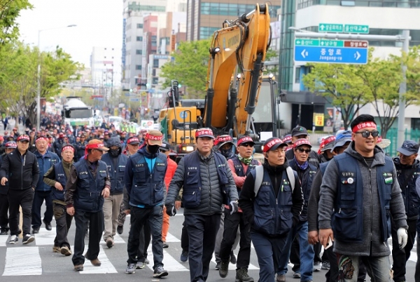 지난 4월 12일 울산건설노동자 총파업행진. ©뉴스1