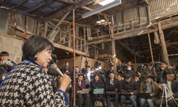 1월13일 목포에서 투기의혹해명 기자회견 하고 있는 무소속 손혜원 의원. ©뉴스1