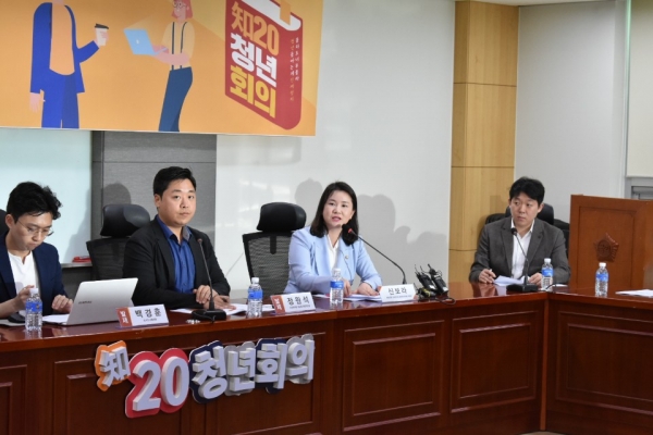 신보라 자유한국당 의원이 지난 9월 23일 국회 의원회관에서 열린 '知20