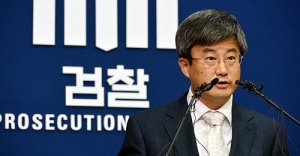 檢, '성추문 검사' 뇌물수수·직권남용..."사법기능 훼손 중대범죄"