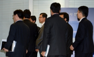 STX 조선해양, 채권단 자율협약 신청...‘일시적 위기’ VS ‘악재로 작용’