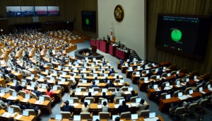 민주당 복귀에도 국회정상화 ‘요원’…與野 합의실패