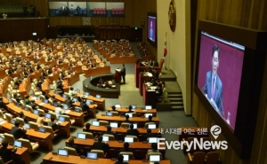 국회 대정부질문 2일차…北무인기·드레스덴 제안 등 점검