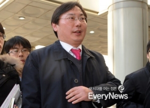 ‘저축은행 금품수수 혐의’ 이화영 전 의원 2심서도 ‘무죄’