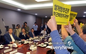 정부, 쌀 관세율 513% 확정…농민단체 반발 ‘격화’