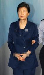 법원, ‘변호인 총사퇴’ 박근혜 국선변호인 지정 착수