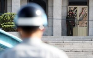 ‘남북회담’ 민주당 “평화 상징” vs 한국당 “환상 금물”