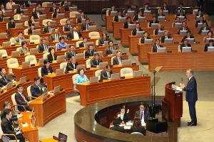 자유한국당 “문 대통령, 무책임한 경제정책 실험·복지 포퓰리즘 중단해야”