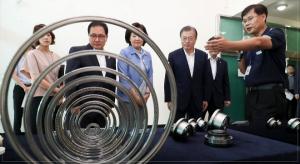 문재인 대통령, SBB테크 방문···일본 독점 로봇용 감속기 국내 최초 개발해