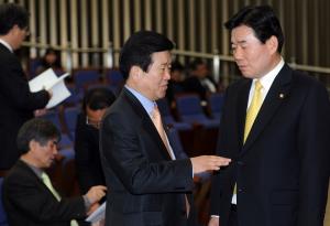 민주당 25일 국회의장 경선 ‘박병석 · 김진표 맞대결 구도’